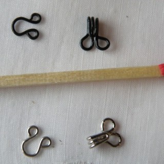 Hooks and eyes 7mm