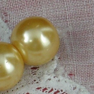Round glass pearls 10 mms.