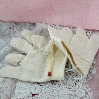 Mini garden gloves...