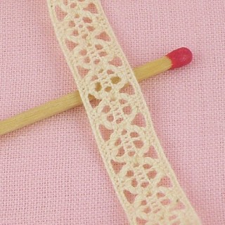 Lace ribbon, flat 1 cm...