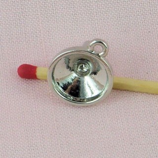 Dinette miniature entonnoir breloque, charm, pendentif 15 mm.