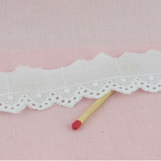 Eyelet lace tapered cotton thin 4 cms