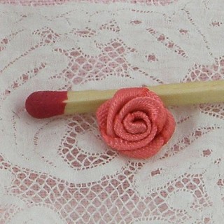 Roses en ruban minuscule à coudre 1 cm.