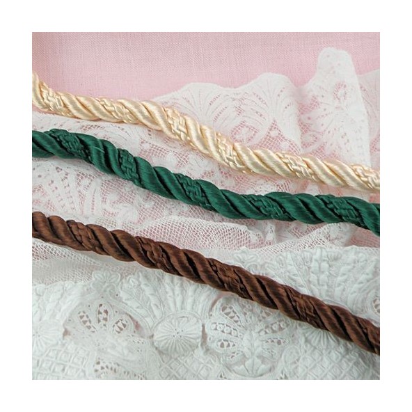 Twisted satined iridescent cord, 4 mms
