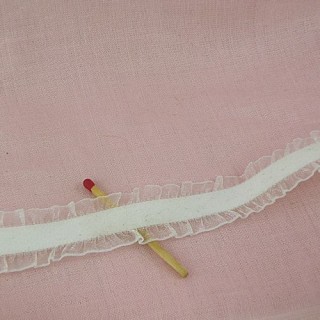 Ruban volanté plissé ruché froufrou sur ruban velours, 28 mm.