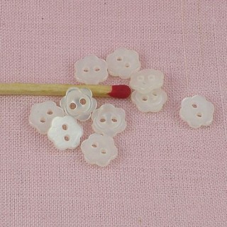 Pearly Flower button
