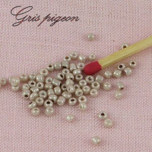 Perles nacrées rondes de rocaille 2 mm 10g .