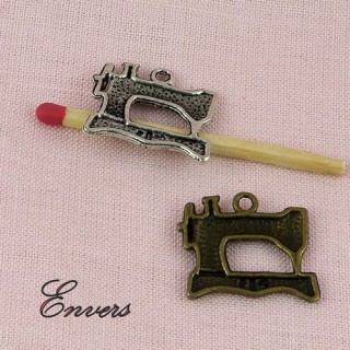 Pendant, Charms sewing machine miniature, 1,5 x 2 cms.