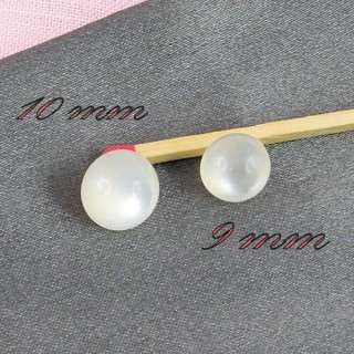 Pearly shank buttons 9 mms