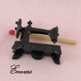 Métal Machine à coudre maison de poupée miniatures décoration 1:12 Longueur 3.5 yrde