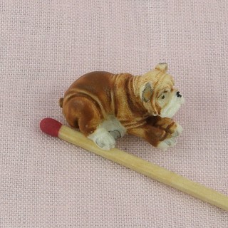 Chien Bulldog miniature maison poupée, 3 cm.