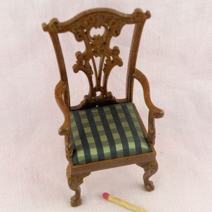 Chaise miniature sculptée noyer maison de poupée