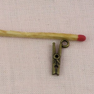 Pendant charm clothespin miniature 2 cm.