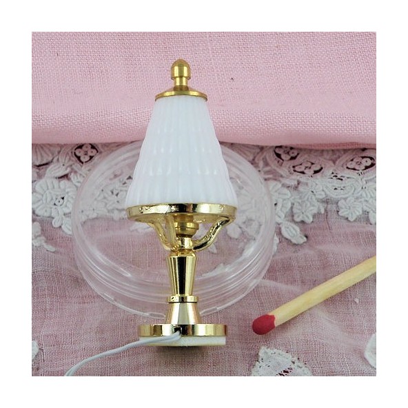 Lampe à pied métal miniature 1/12 à  poser, 6 cm, électrifiée décoration miniature maison de poupée.