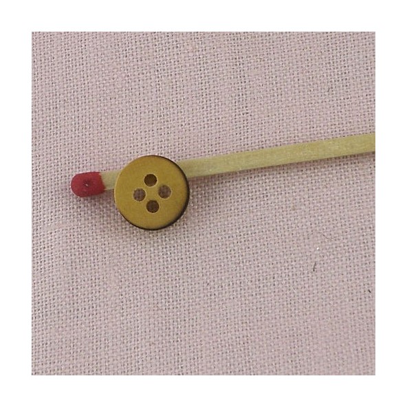 Wooden buttons 4 holes 1 cm