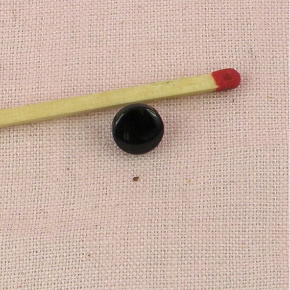 Perlmutterartiger Knopf zu Fuß 7 Millimeter.
