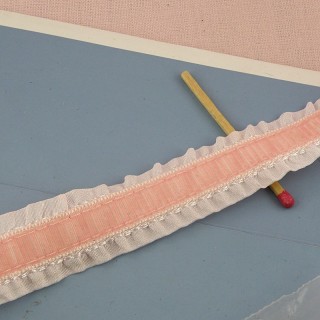 Ruffled velvet ribbon 2 cms.