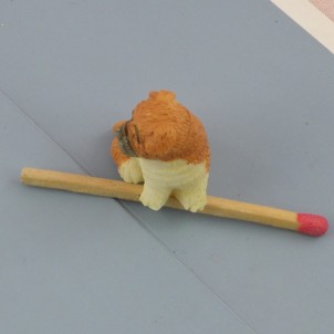 Perro Boxer miniatura casa muñeca, 2 cm.