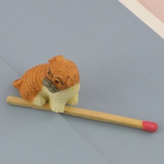 Perro Boxer miniatura casa muñeca, 2 cm.