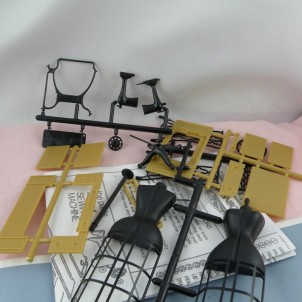 Plastic miniature kit sewing room Dressmaker fordollhouse
