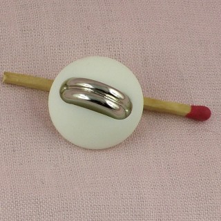 Silver and white shank button, 2 cms.