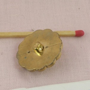 Bouton doré à motifs gravés à pied 24 mm