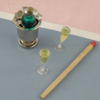 Eimer mit Flasche Champagne und Miniaturschüsseln Puppenhaus