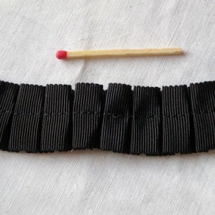 Grosgrain ribbon pleated 30 mms
