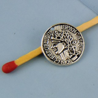 Pendant charm coin miniature 1,5 cm.