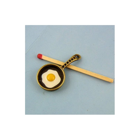 Miniaturofen Metall mit Ei an Teller 15 mm