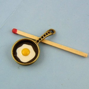 Miniaturofen Metall mit Ei an Teller 15 mm