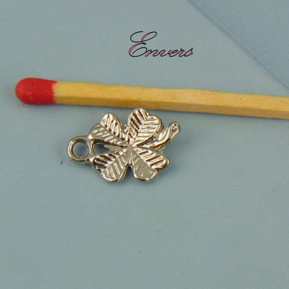 Charm breaks into leaf of clover cut out 15 mm