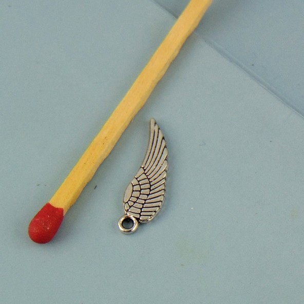 Charm miniature wing angel 17 mm