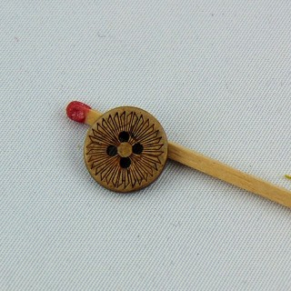 Botón madera coco grabado flor étnica 4 agujeros 13 mm.