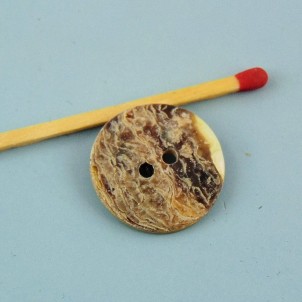 Botón Madre de la perla grabado étnica 2 agujeros 2 cm.