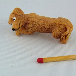Perro Labrador miniatura casa muñeca, 2 cm.