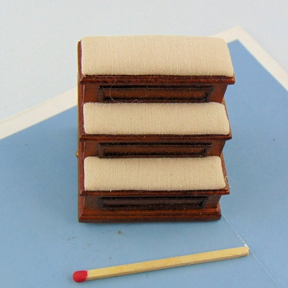 Miniature stool for doll's house