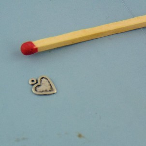 Breloque coeur miniature pendentif 7 mm.