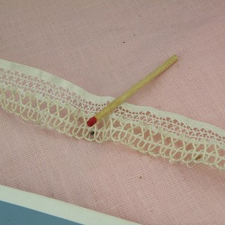 Vintage Elastic mehs lace ribbon 18 mms