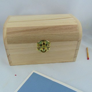 Round wooden box with magnetic lids
