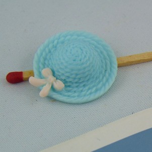 Chapeau capeline plastique minuscule diamètre 2,5 cm.