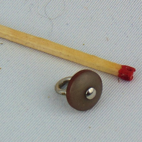Arranque de botón en el pie de metal de 1 cm.