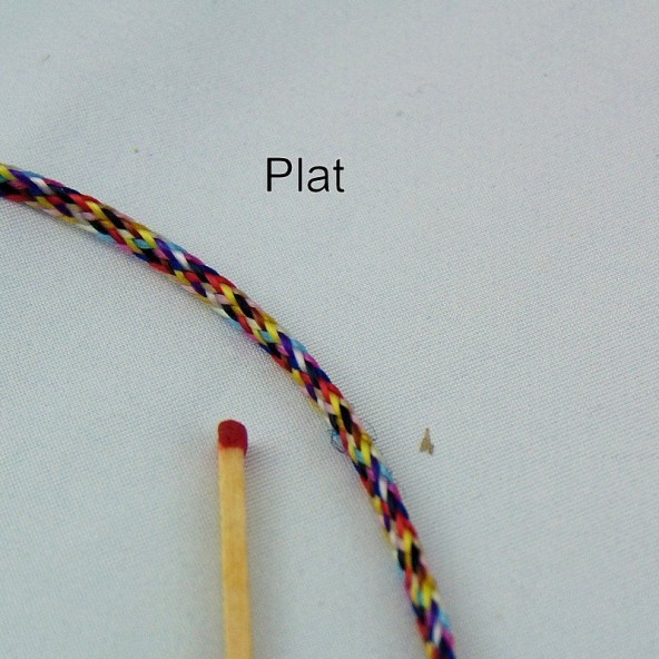 Multicolored yarn twist braid flat 3 mm.