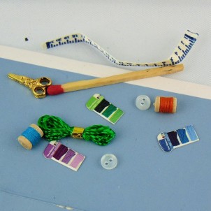 Accessoires couture miniature maison de poupée