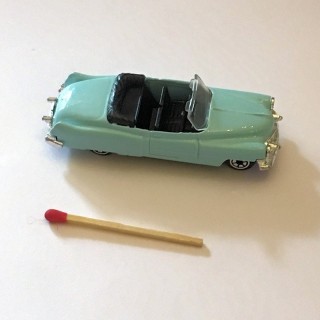 Coche en miniatura Buick viejo juguete