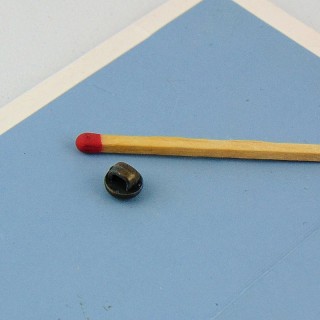 Perlmutterartiger Knopf zu Fuß 6 Millimeter.