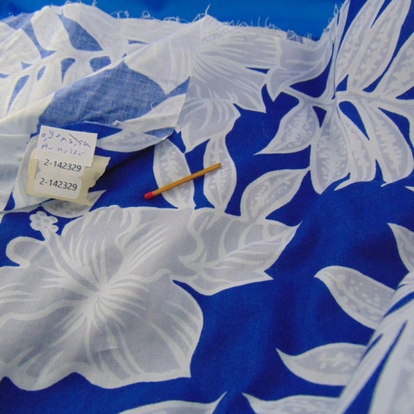 Tissu coton de Tahiti à fleurs 90 cm de large