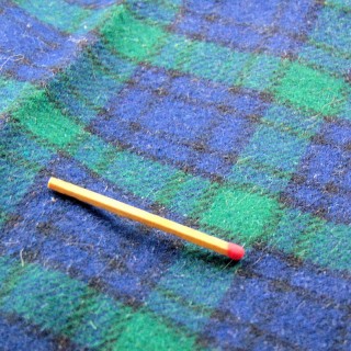 Gutschein Stoff aus schottisch karierten Wolle 70x65cm