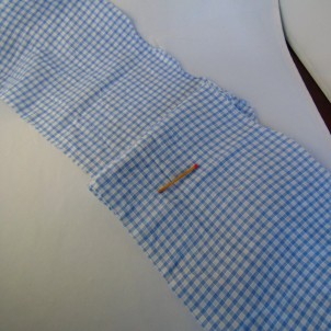 Bande de tissu synthétique froissé 14 cm x 150 cm