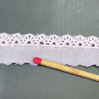 Broderie anglaise festons...